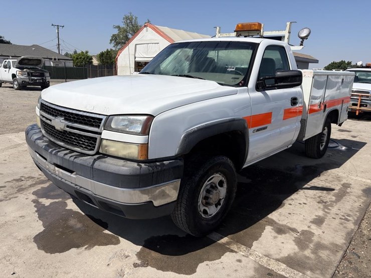 2007-chevrolet-silverado-2500hd-image-1
