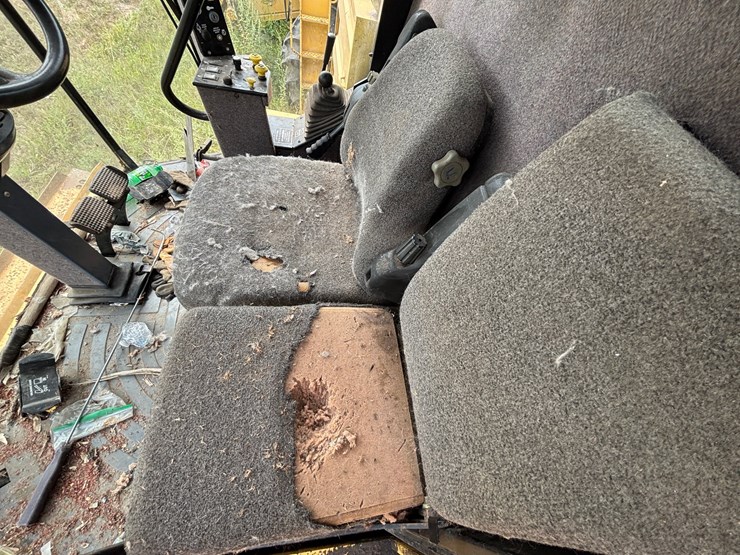 new-holland-tr98-image-28
