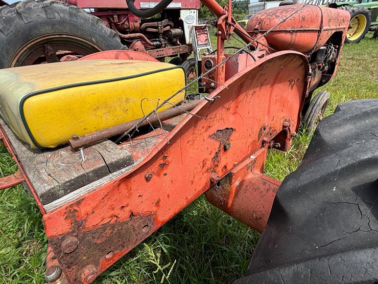 #2568-•-allis-chalmers-c-narrow-front-tractor-image-20