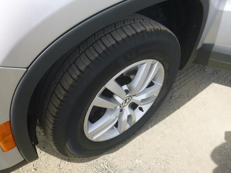 2015-volkswagen-tiguan-image-13