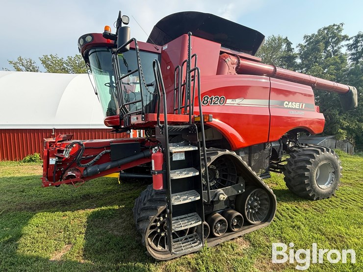 2010-case-ih-8120-image-1