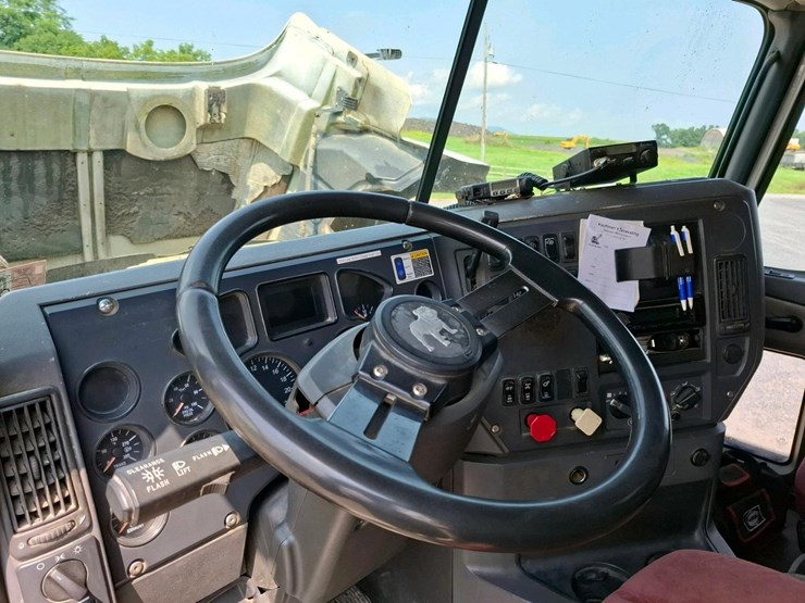 2009-mack-ch613-image-10