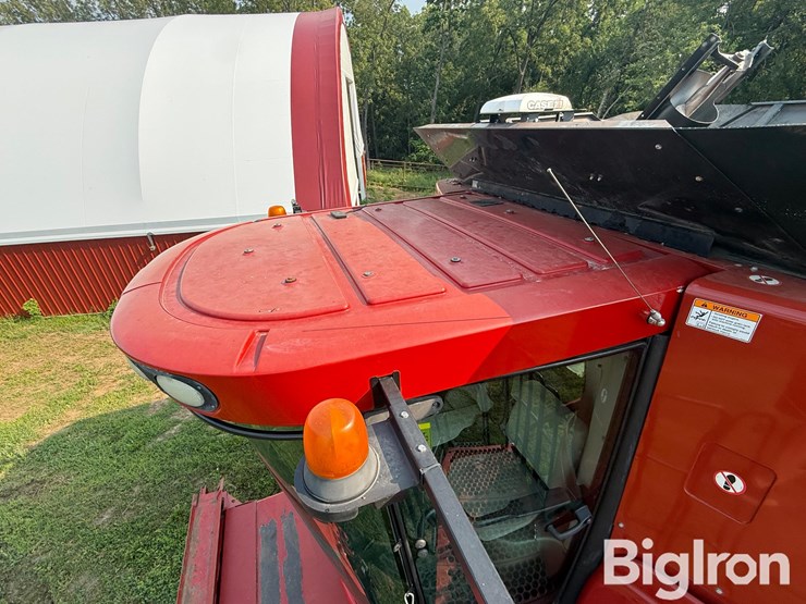 2010-case-ih-8120-image-18