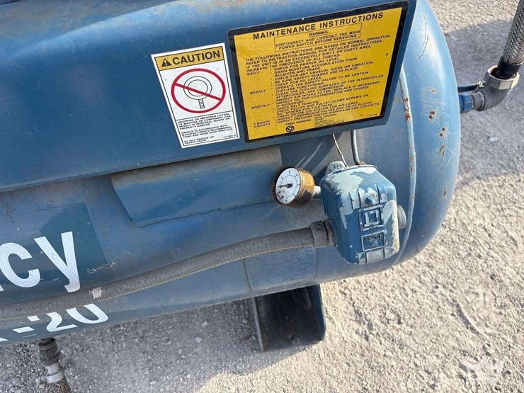 quincy-qt25a-horizontal-duplex-air-compressor-image-9