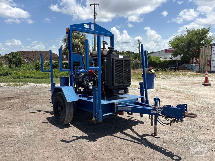 2021-thompson-6in-towable-pump-image-2