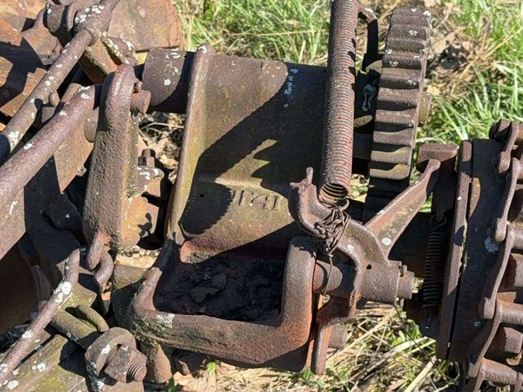 oliver-three-blade-pull-type-disk-plow-image-12