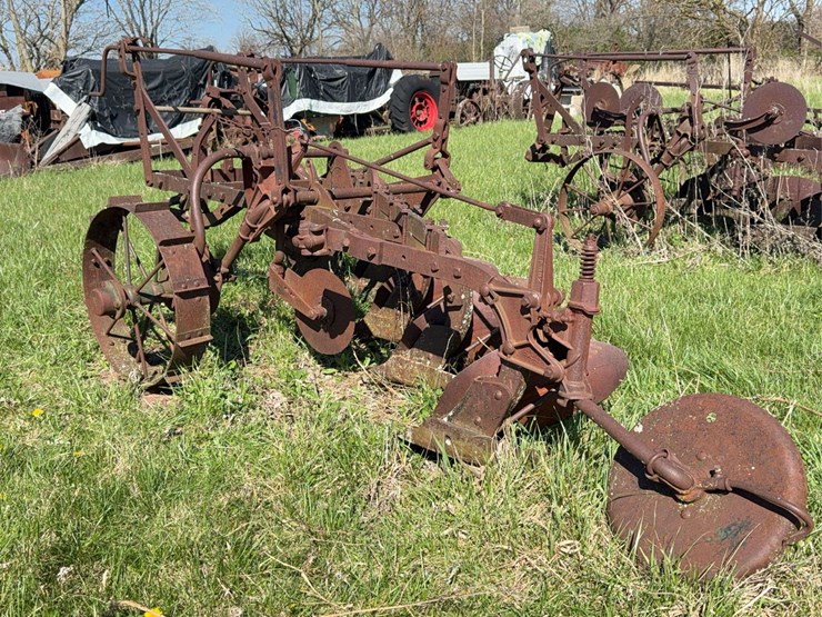 oliver-four-bottom-plow-image-3