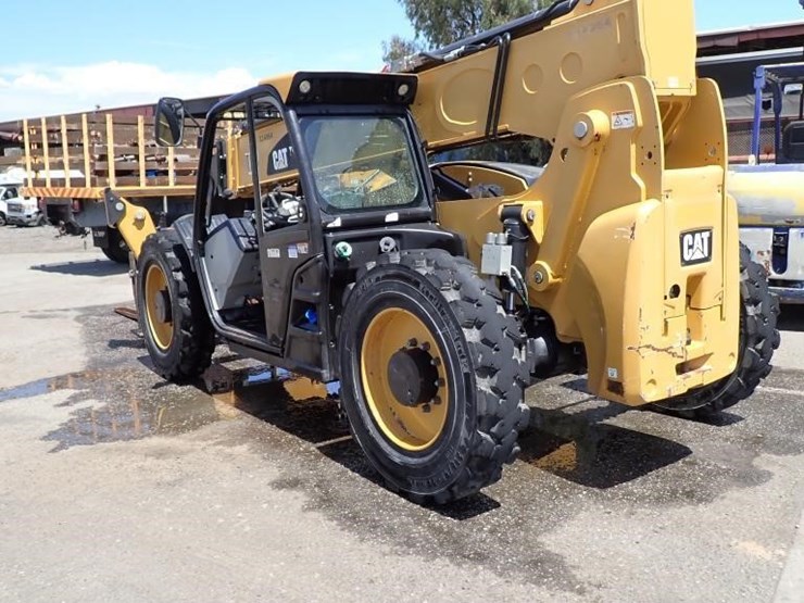2020-caterpillar-tl943d-image-4