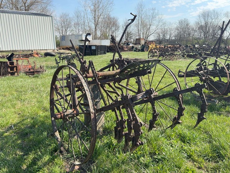 horse-drawn-cultivator-image-5