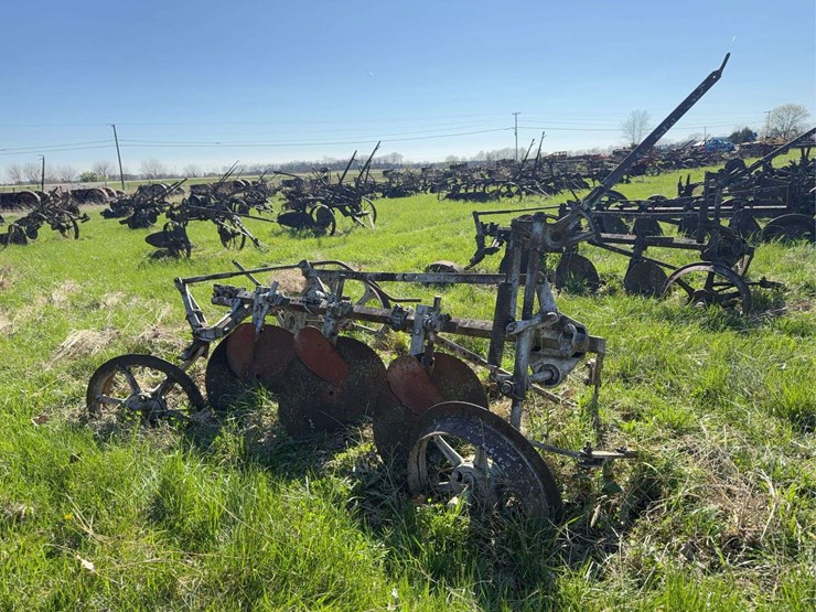 oliver-heavy-duty-3-blade-pull-type-disk-plow-image-1