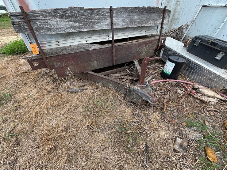 #2589-•-16'-tandem-axle-flatbed-trailer-(no-title,-for-parts)-image-11