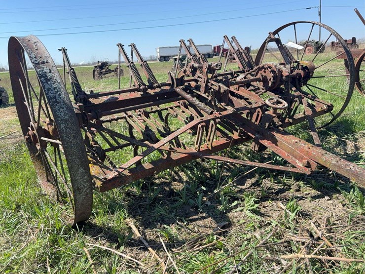 unknown-pull-type-field-cultivator-image-9