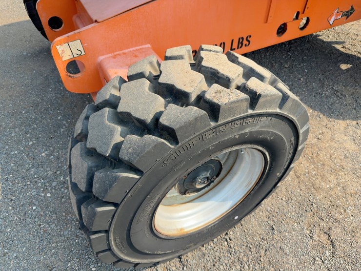 2004-jlg-400s-image-13