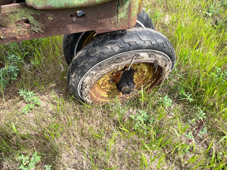 john-deere-a-image-13