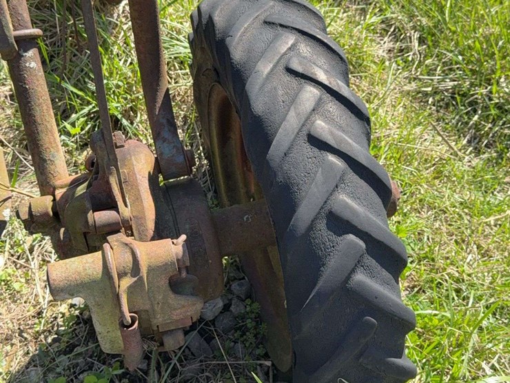 oliver-three-bottom-plow-image-13