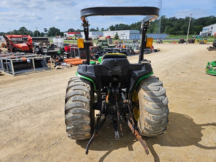 #175-•-john-deere-3032-4x4-tractor-image-4