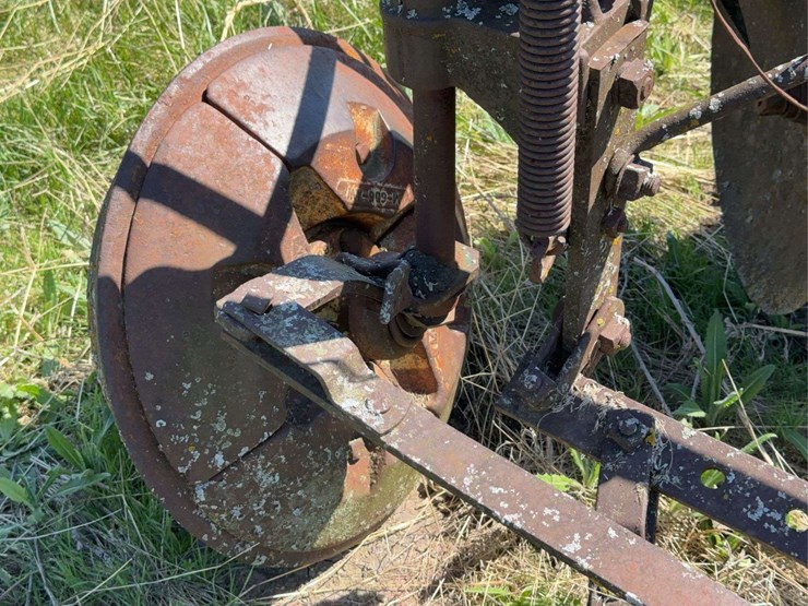 john-deere-disc-plow-image-15