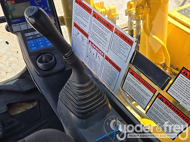 2023-komatsu-pc360-lc-11-image-82