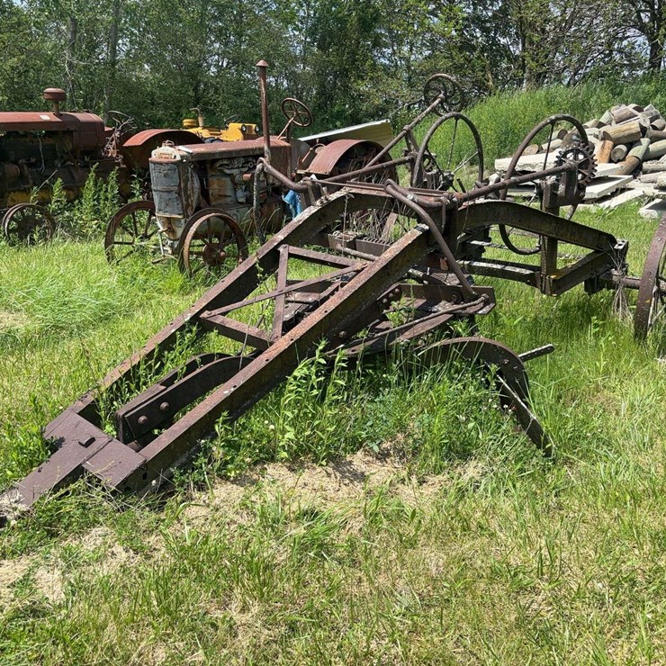 Pull Type Road Grader