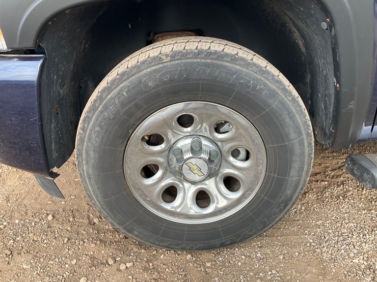 #2052-•-2010-chevrolet-silverado-4x4-pickup-truck-image-15
