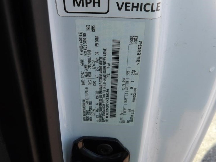 2017-ford-f150-image-29
