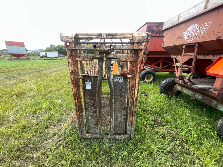 #2635-•-for-most-a-25-portable-head-chute-image-2