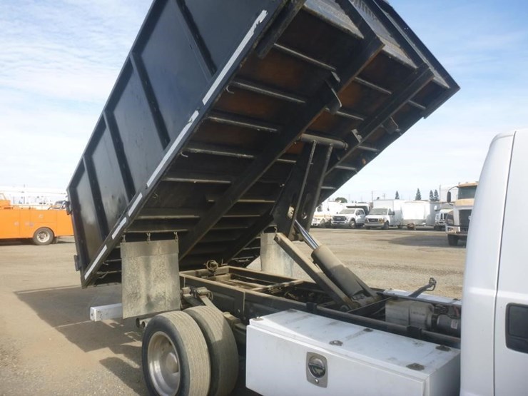 2016-ford-f550-image-9