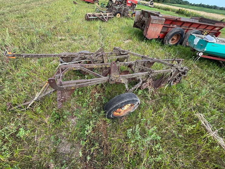 #2651-•-john-deere-(3)-bottom-plow-image-15