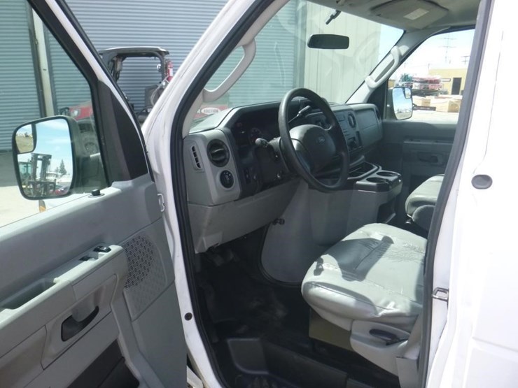 2011-ford-cargo-image-5
