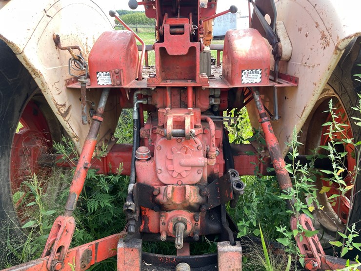 #2566-•-case-730-gas-wide-front-tractor-image-23