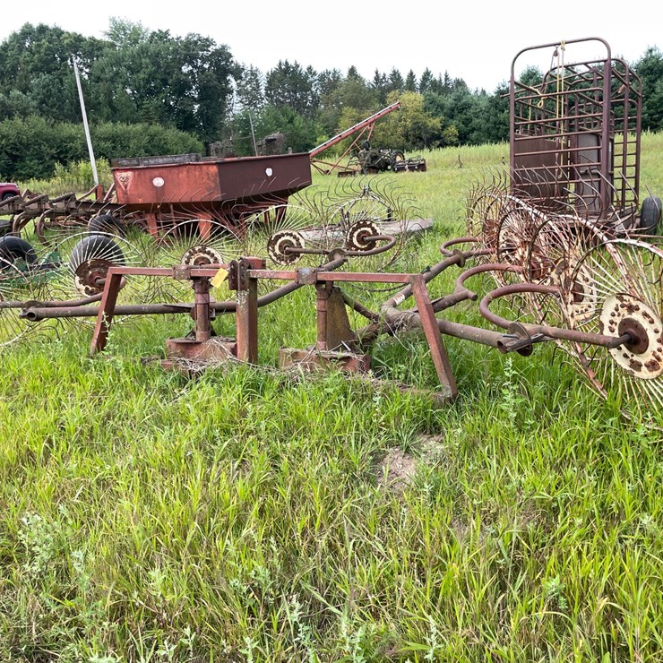 #2613 • (10) Wheel V Rake