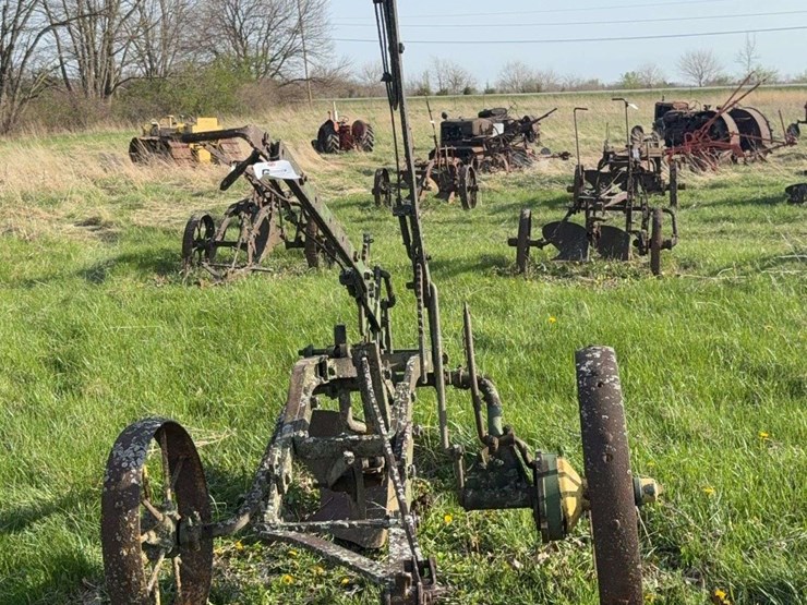 ihc-one-bottom-plow-image-8