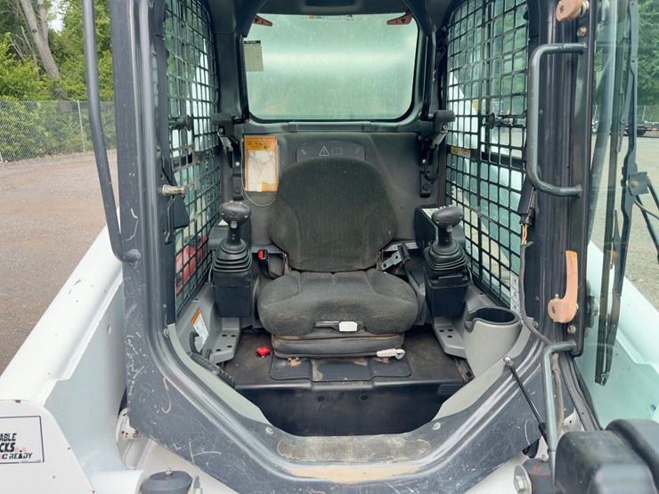 2020-bobcat-t740-image-19