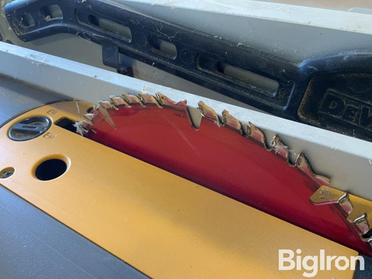dewalt-table-saw-&-handheld-wood-working-tools-image-16