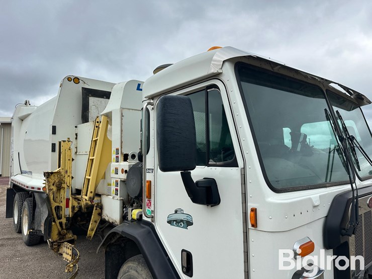 2017-peterbilt-520-image-16