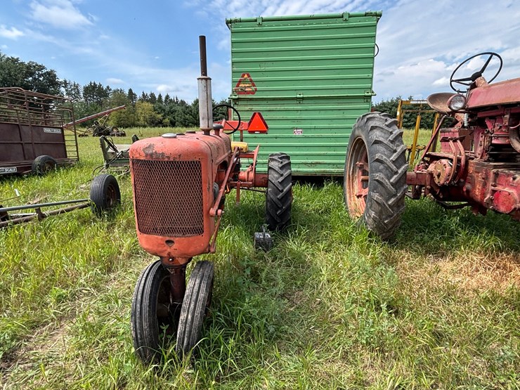 #2568-•-allis-chalmers-c-narrow-front-tractor-image-2