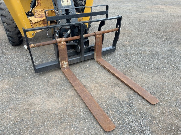 2014-caterpillar-tl943c-image-8