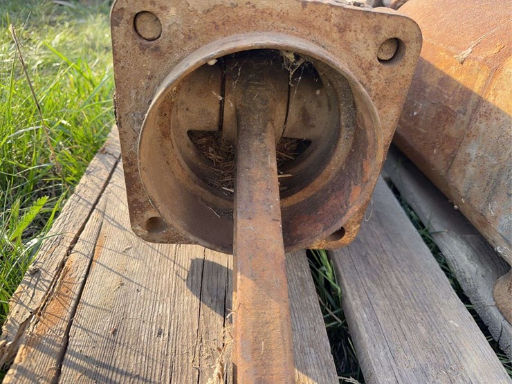 caterpillar-60-image-8