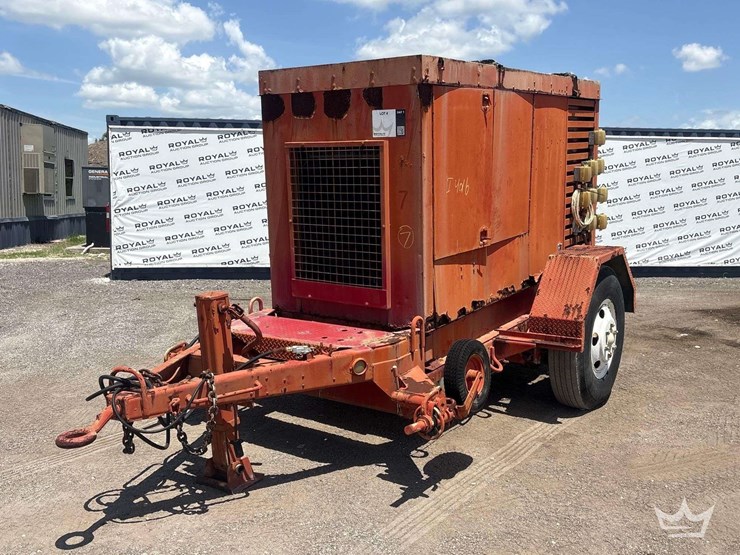 1969-caterpillar-towable-diesel-generator-image-1