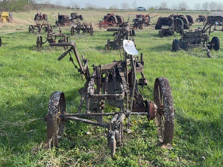 ihc-3-bottom-plow-image-10