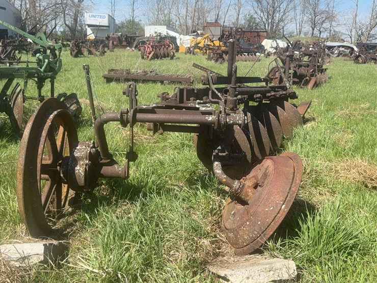 john-deere-disc-plow-image-4