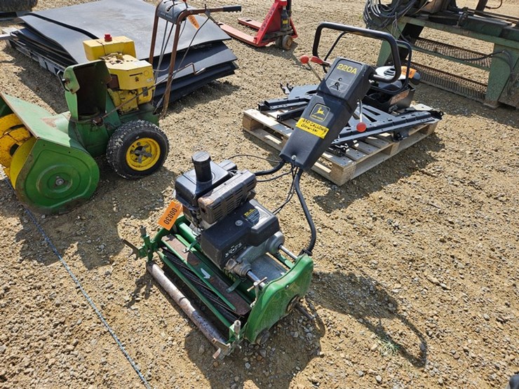 #30-•-john-deere-220a-greens-mower-image-1