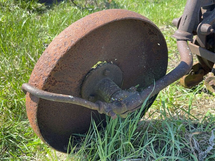 oliver-two-bottom-plow-image-17