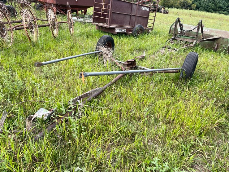 #2616-•-8"-x-27'-hutch-auger-with-(2)-wheel-auger-caddie-with-winch-image-1