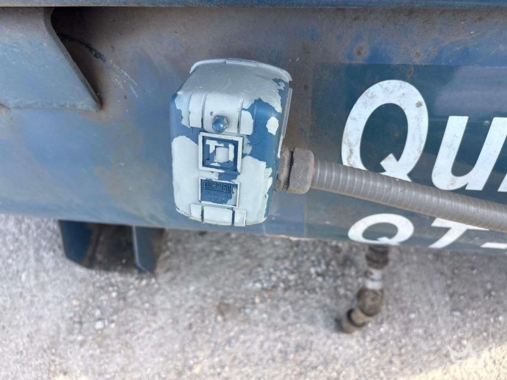 quincy-qt25a-horizontal-duplex-air-compressor-image-10
