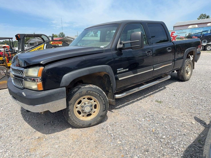 2006-chevrolet-silverado-2500-image-1