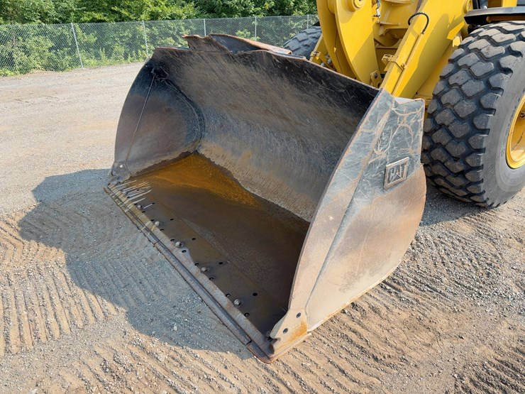 2015-caterpillar-938k-image-9