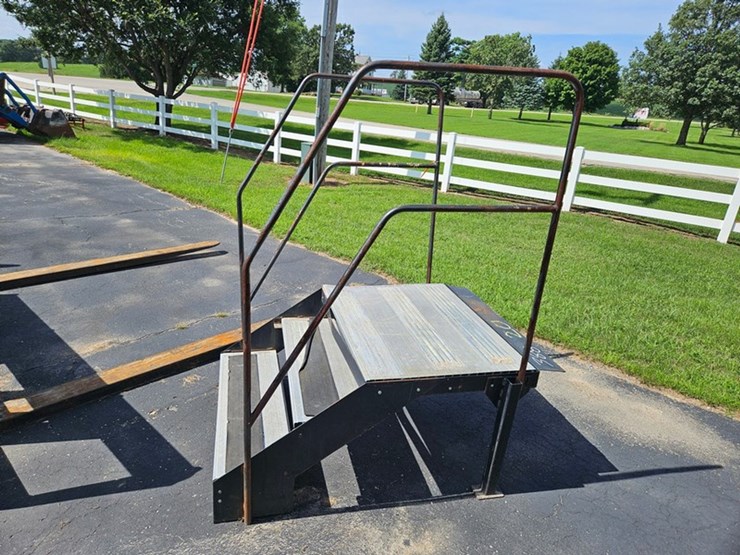 #166-•-portable-step-&-deck-image-6