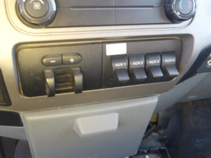 2011-ford-f250-image-24