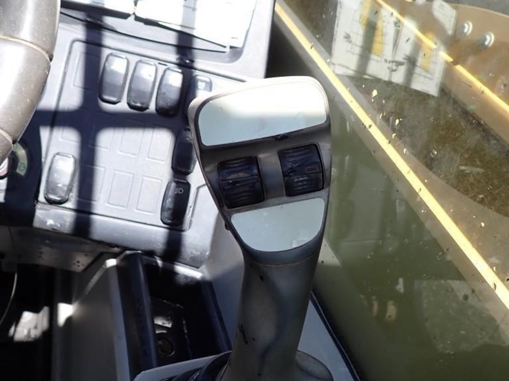 2020-caterpillar-tl943d-image-25